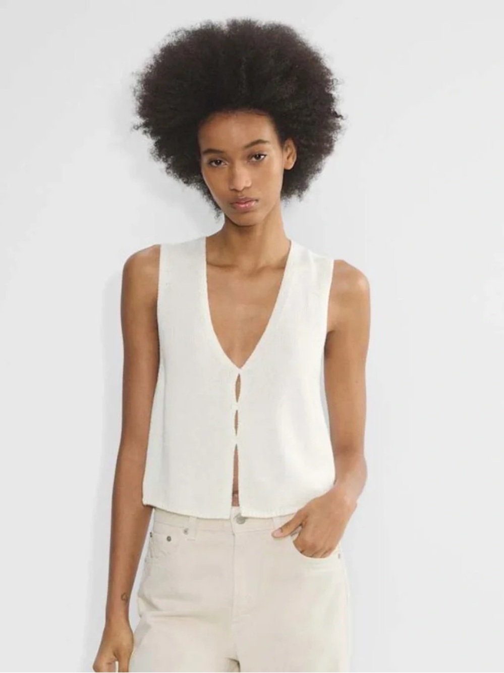 Aritzia Cream Knit V-Neck Button-Front Tank - Picture 2 of 8